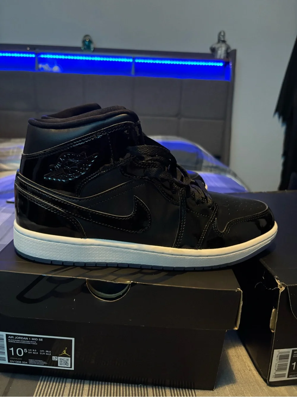 Air Jordan 1 Mid SE sneakers Men’s 10.5